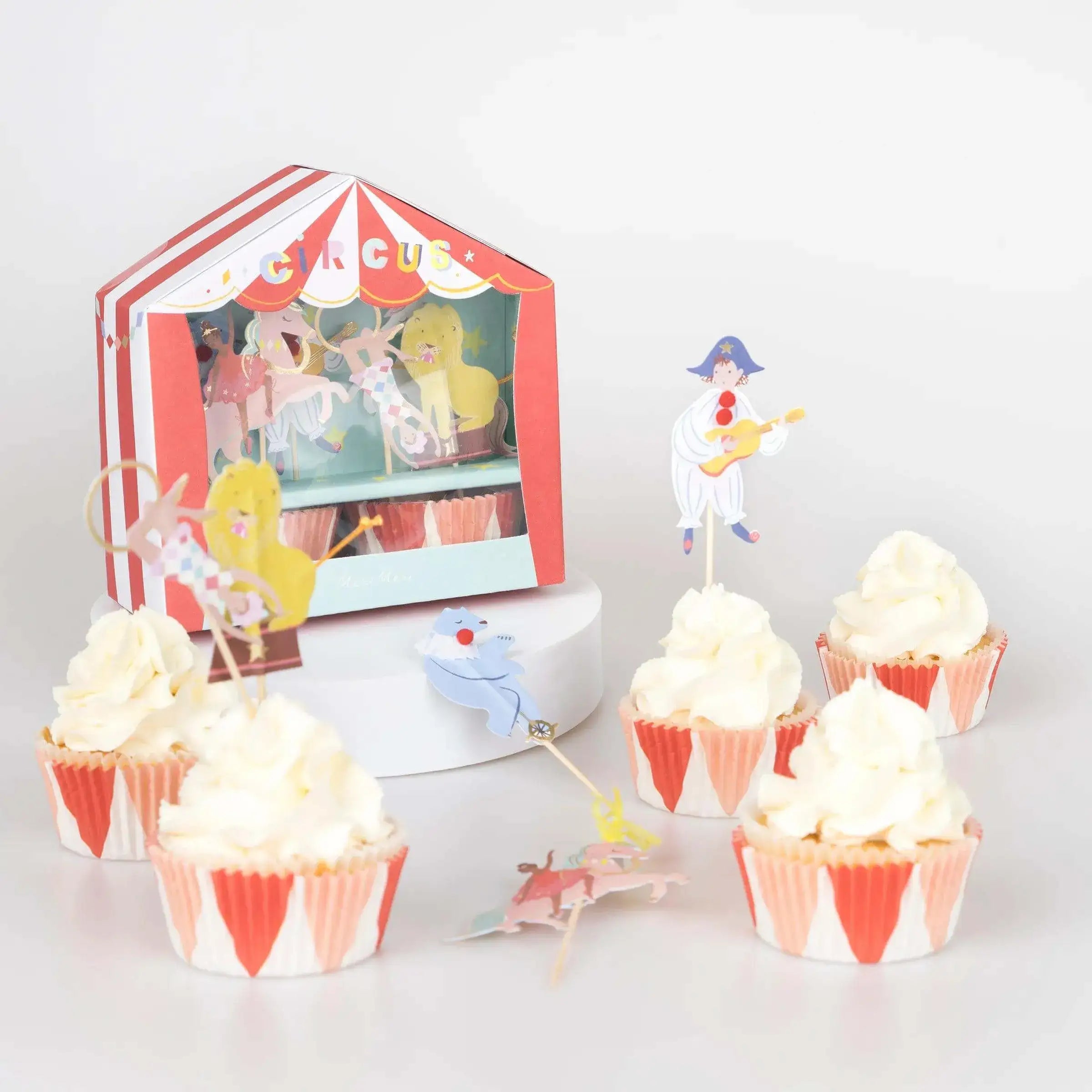 cupcake-kit-circus-im-zirkuszelt-kunstundspiel-1 - kunstundspiel