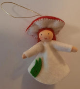 jahreszeitenpuppchen-fliegenpilz-zum-hangen-kunstundspiel-1 - kunstundspiel