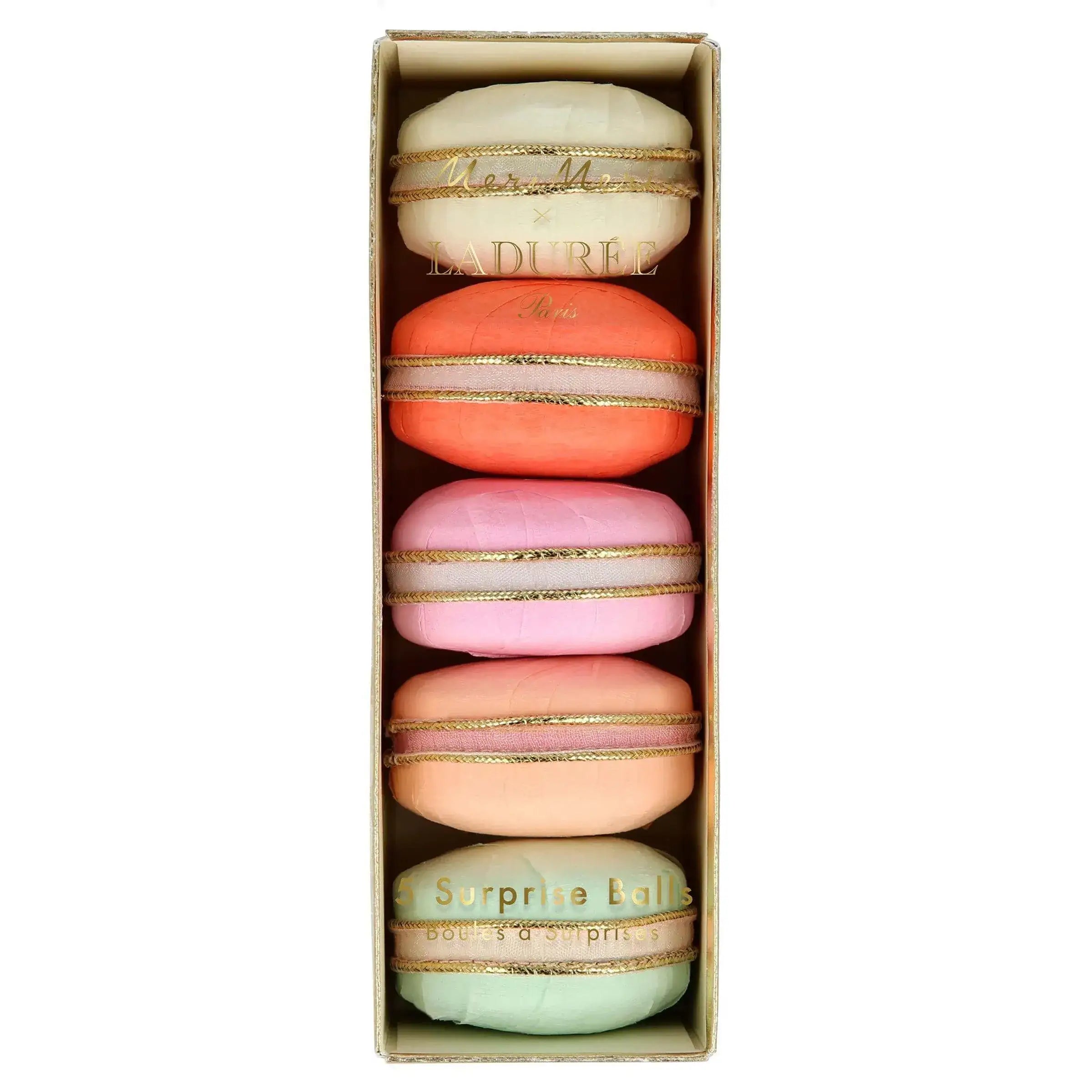 uberraschungsballe-laduree-macarons-kunstundspiel-1 - kunstundspiel
