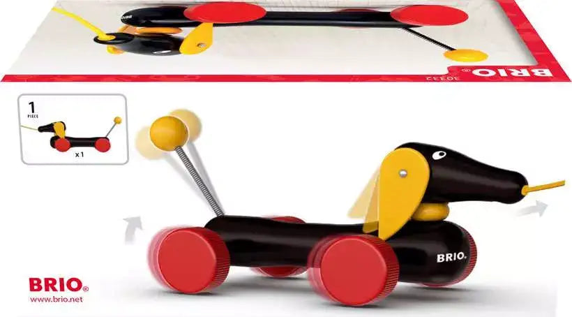 BRIO Holzspielzeug Dackel mit roten Rädern, nachhaltiges Kinderspielzeug zum Ziehen und Schieben