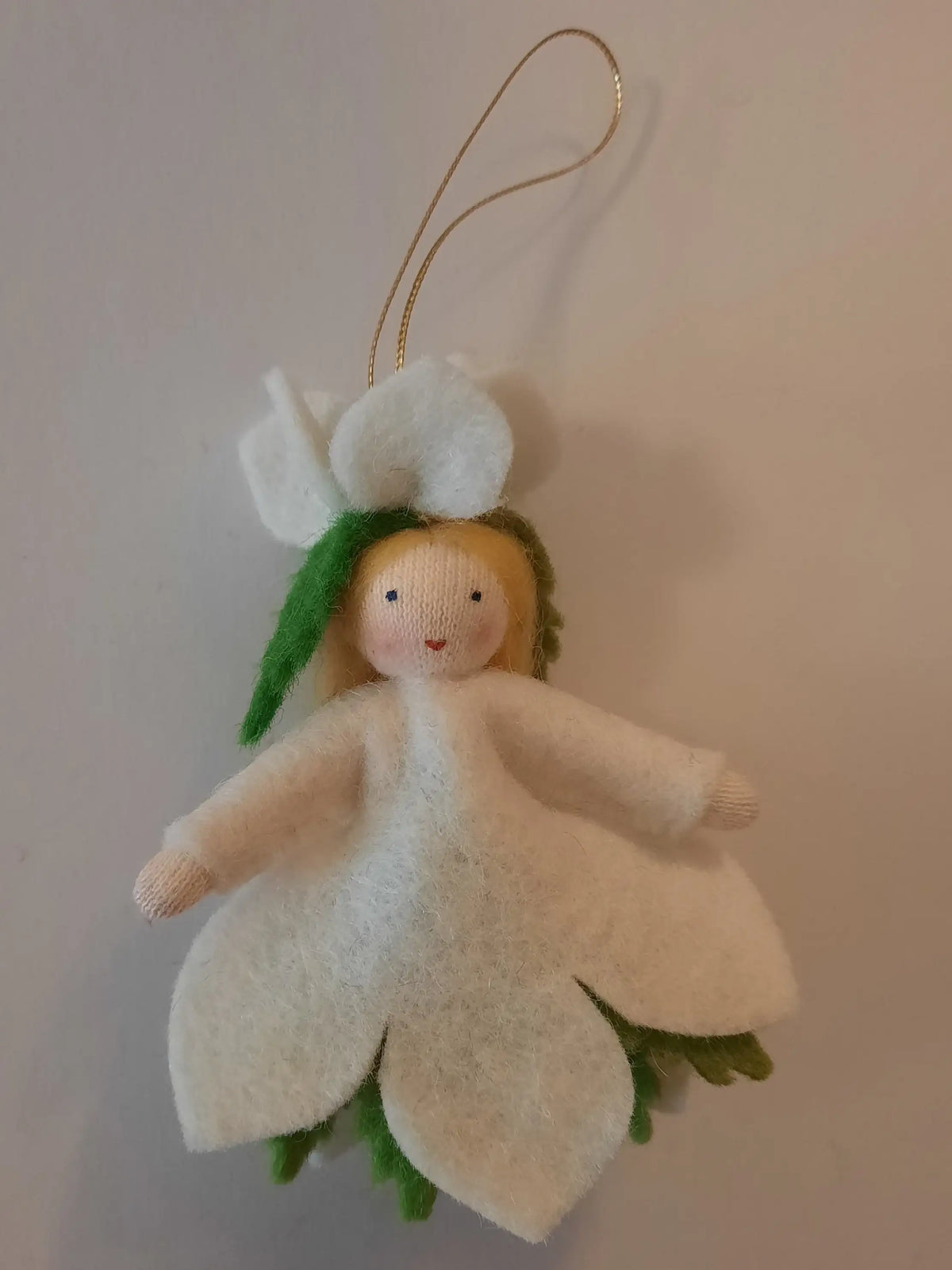 jahreszeitenpuppchen-christrose-zum-hangen-kunstundspiel-1 - kunstundspiel 