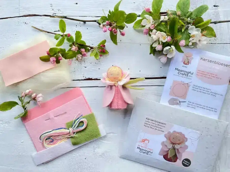 kleine-kirschblute-bastelpackung-tischpuppchen-zum-selbernahen-diy-kunstundspiel-2 - kunstundspiel 