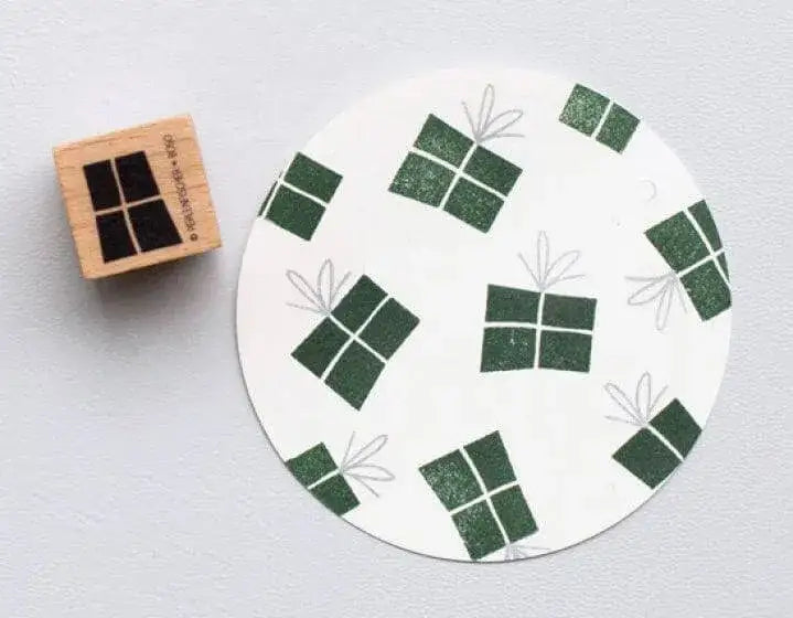 stempel-kleines-geschenk-ohne-schleife-kunstundspiel-1 - kunstundspiel 
