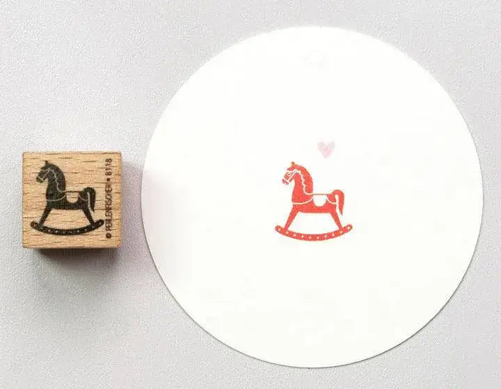 stempel-schaukelpferd-klein-kunstundspiel-1 - kunstundspiel 