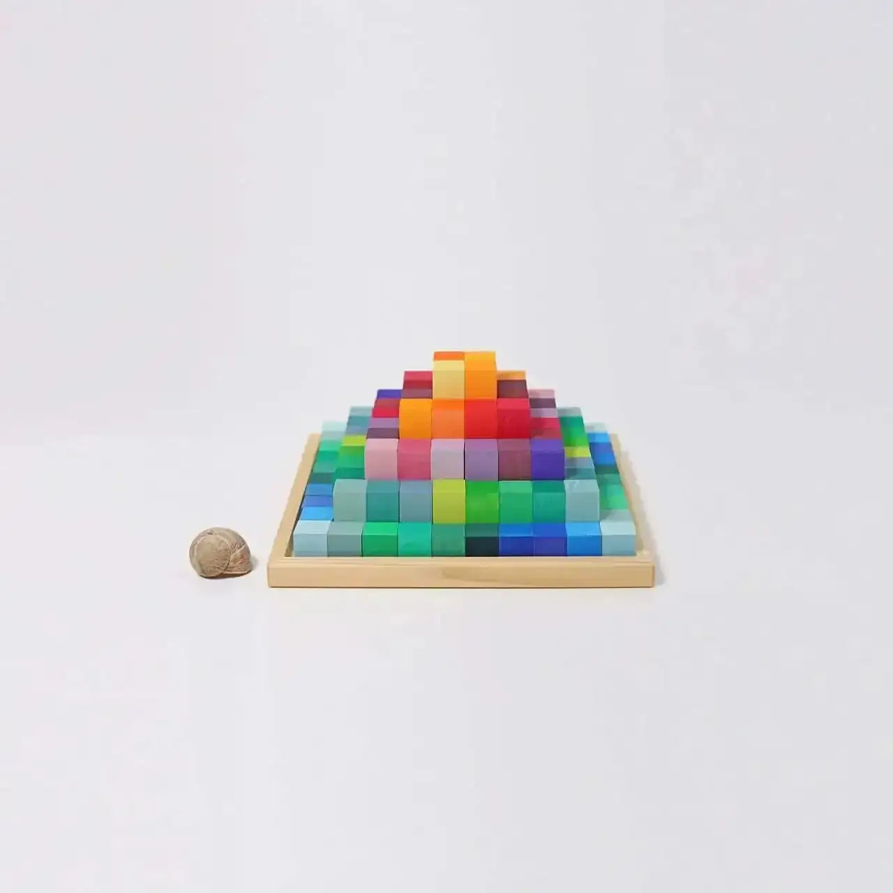 stufenpyramide-klein-kunstundspiel-2 - kunstundspiel 