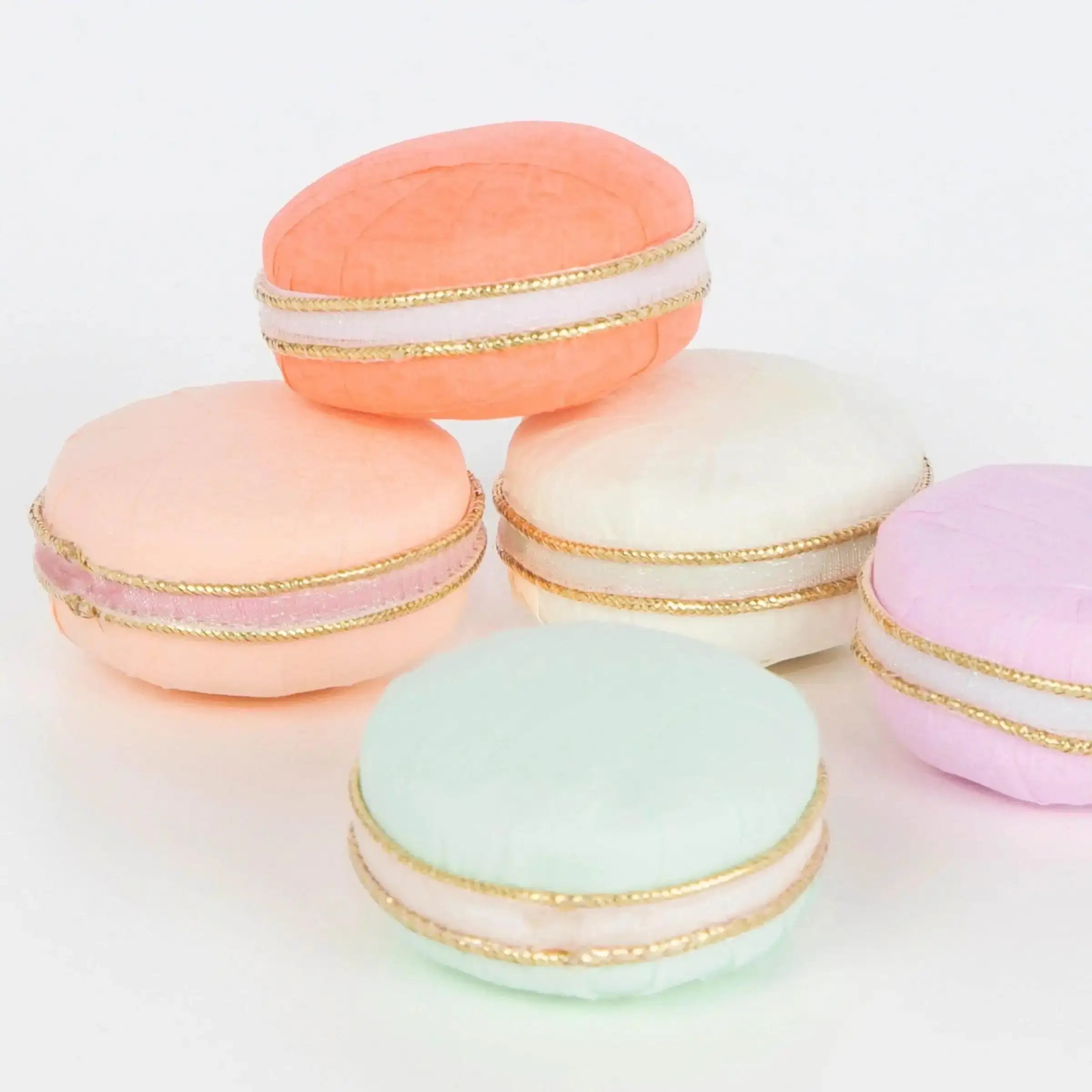 uberraschungsballe-laduree-macarons-kunstundspiel-3 - kunstundspiel 